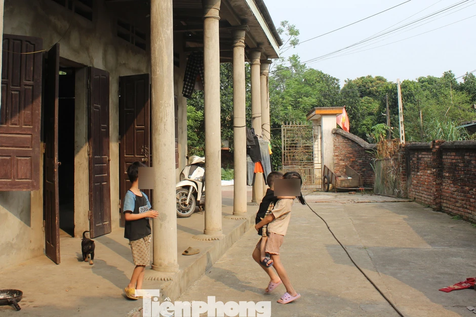 Tỉnh Phú Thọ vào cuộc xử lý vụ hai trẻ 7 và 11 tuổi chưa khai sinh, chưa từng đến trường Tỉnh Phú Thọ vào cuộc xử lý vụ hai trẻ 7 và 11 tuổi chưa khai sinh, chưa từng đến trường