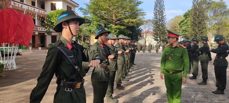 Tổ chức bắn đạn thật cho công dân thực hiện nghĩa vụ Công an nhân dân tại Tây Nguyên Tổ chức bắn đạn thật cho công dân thực hiện nghĩa vụ Công an nhân dân tại Tây Nguyên