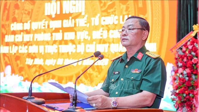 Tổ chức lại lực lượng vũ trang địa phương theo hướng 'tinh, gọn, mạnh' Tổ chức lại lực lượng vũ trang địa phương theo hướng 'tinh, gọn, mạnh'