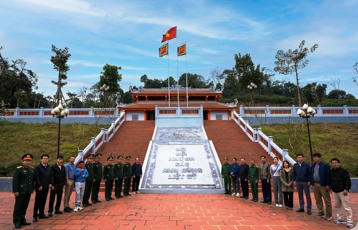 Tô thắm ký ức hào hùng Tô thắm ký ức hào hùng