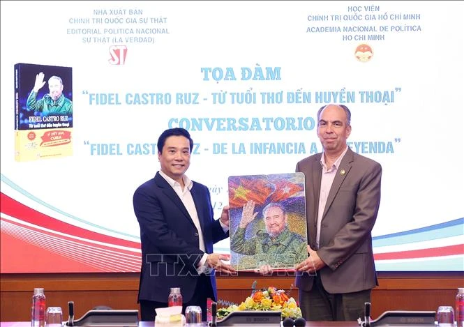 Tọa đàm ‘Fidel Castro Ruz - Từ tuổi thơ đến huyền thoại’ Tọa đàm ‘Fidel Castro Ruz - Từ tuổi thơ đến huyền thoại’
