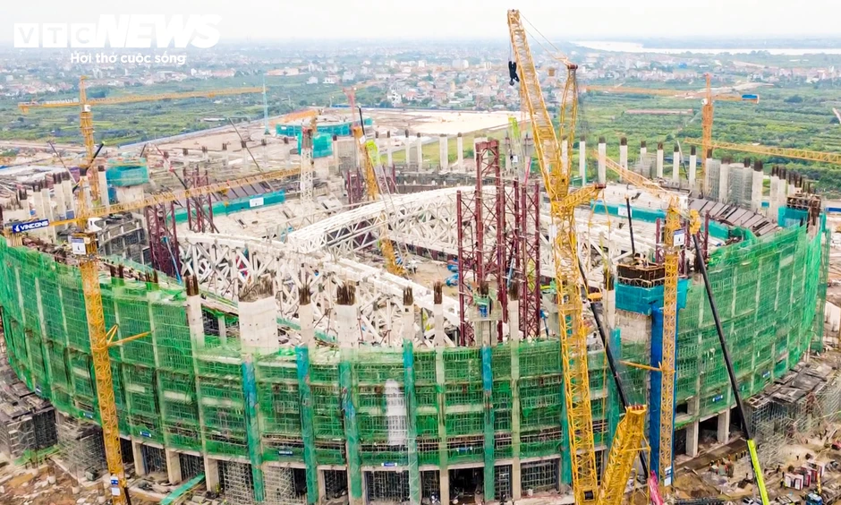 Toàn cảnh sân vận động 60.000 chỗ ở Hưng Yên sau hơn 9 tháng thi công Toàn cảnh sân vận động 60.000 chỗ ở Hưng Yên sau hơn 9 tháng thi công