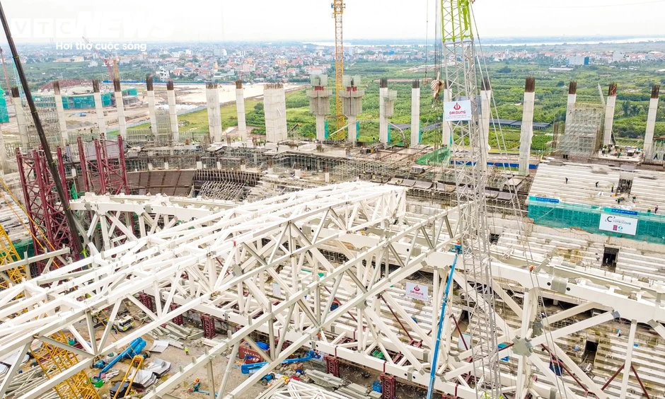 Toàn cảnh sân vận động 60.000 chỗ ở Hưng Yên sau hơn 9 tháng thi công Toàn cảnh sân vận động 60.000 chỗ ở Hưng Yên sau hơn 9 tháng thi công