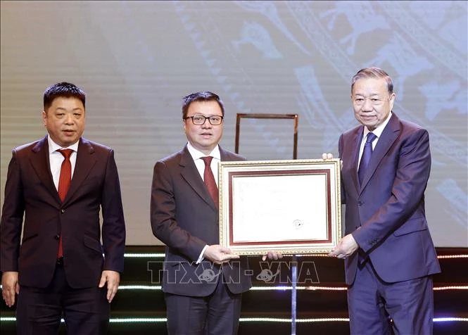 Tổng Bí thư: Báo Nhân Dân phát huy vị thế ngọn cờ đầu trong công tác tư tưởng của Đảng Tổng Bí thư: Báo Nhân Dân phát huy vị thế ngọn cờ đầu trong công tác tư tưởng của Đảng
