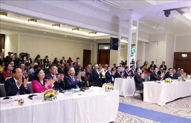 Tổng Bí thư, Chủ tịch nước dự chương trình kỷ niệm 35 năm kết nối hàng không, du lịch Việt Nam – Australia Tổng Bí thư, Chủ tịch nước dự chương trình kỷ niệm 35 năm kết nối hàng không, du lịch Việt Nam – Australia