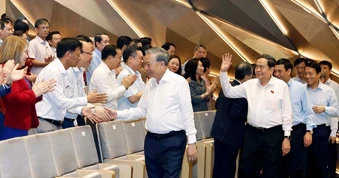 Tổng Bí thư, Chủ tịch nước dự Chương trình nghệ thuật "Tổ quốc trong tim"