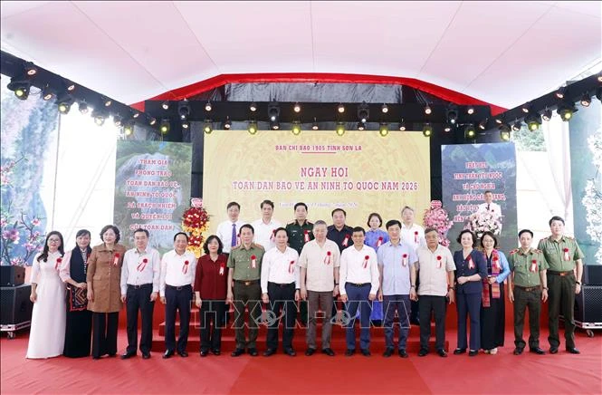 Tổng Bí thư, Chủ tịch nước dự Ngày hội Toàn dân bảo vệ an ninh Tổ quốc tại Sơn La Tổng Bí thư, Chủ tịch nước dự Ngày hội Toàn dân bảo vệ an ninh Tổ quốc tại Sơn La