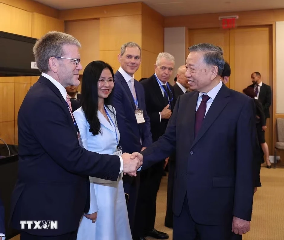 Tổng Bí thư, Chủ tịch nước dự Tọa đàm bàn tròn với các doanh nghiệp lớn của Mỹ Tổng Bí thư, Chủ tịch nước dự Tọa đàm bàn tròn với các doanh nghiệp lớn của Mỹ