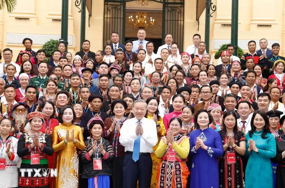 Tổng Bí thư, Chủ tịch nước: Già làng, trưởng bản góp phần củng cố khối đại đoàn kết dân tộc Tổng Bí thư, Chủ tịch nước: Già làng, trưởng bản góp phần củng cố khối đại đoàn kết dân tộc