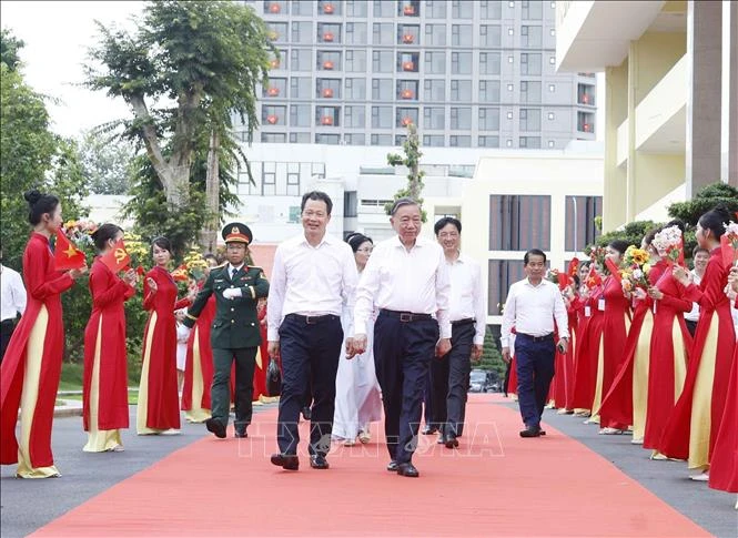 Tổng Bí thư, Chủ tịch nước làm việc với Ban Thường vụ Thành ủy Đồng Nai Tổng Bí thư, Chủ tịch nước làm việc với Ban Thường vụ Thành ủy Đồng Nai