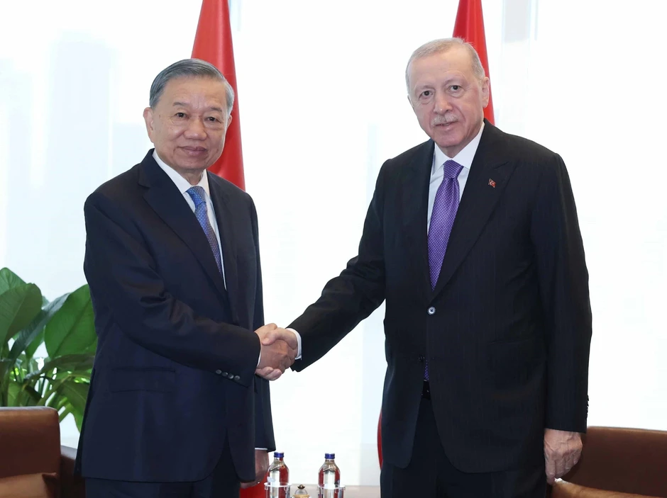 Tổng Bí thư, Chủ tịch nước mời Tổng thống Thổ Nhĩ Kỳ thăm Việt Nam, dự APEC Tổng Bí thư, Chủ tịch nước mời Tổng thống Thổ Nhĩ Kỳ thăm Việt Nam, dự APEC