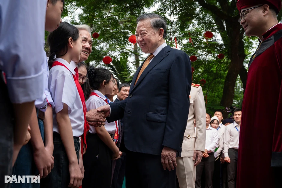 Tổng Bí thư, Chủ tịch nước nhấn mạnh "tinh thần Hùng Vương" lấy dân làm gốc Tổng Bí thư, Chủ tịch nước nhấn mạnh "tinh thần Hùng Vương" lấy dân làm gốc