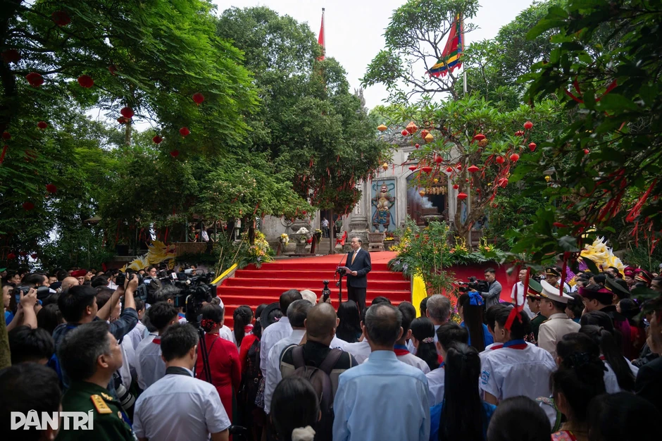 Tổng Bí thư, Chủ tịch nước nhấn mạnh "tinh thần Hùng Vương" lấy dân làm gốc Tổng Bí thư, Chủ tịch nước nhấn mạnh "tinh thần Hùng Vương" lấy dân làm gốc