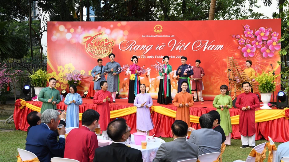 Tổng Bí thư, Chủ tịch nước thăm Thái Lan: Sự động viên to lớn với kiều bào Tổng Bí thư, Chủ tịch nước thăm Thái Lan: Sự động viên to lớn với kiều bào
