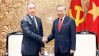 Tổng Bí thư, Chủ tịch nước tiếp Giám đốc Cơ quan Vệ binh Quốc gia Liên bang Nga