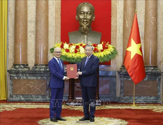 Tổng Bí thư, Chủ tịch nước Tô Lâm chủ trì Lễ trao Quyết định bổ nhiệm 5 đại sứ