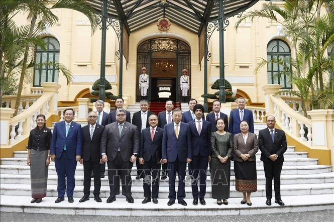 Tổng Bí thư, Chủ tịch nước Tô Lâm: Cùng xây dựng Cộng đồng ASEAN đoàn kết, vững mạnh Tổng Bí thư, Chủ tịch nước Tô Lâm: Cùng xây dựng Cộng đồng ASEAN đoàn kết, vững mạnh