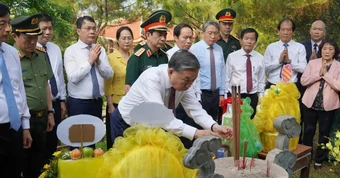 Tổng Bí thư, Chủ tịch nước Tô Lâm dâng hương tưởng niệm Đại tướng Võ Nguyên Giáp