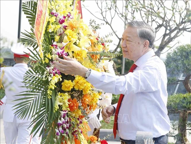 Tổng Bí thư, Chủ tịch nước Tô Lâm dâng hương tưởng niệm Tổng Bí thư Hà Huy Tập Tổng Bí thư, Chủ tịch nước Tô Lâm dâng hương tưởng niệm Tổng Bí thư Hà Huy Tập