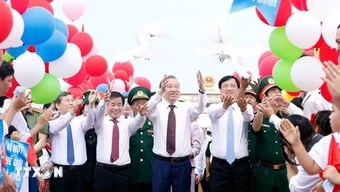 Tổng Bí thư, Chủ tịch nước Tô Lâm dự Lễ thượng cờ Thống nhất non sông tại Quảng Trị