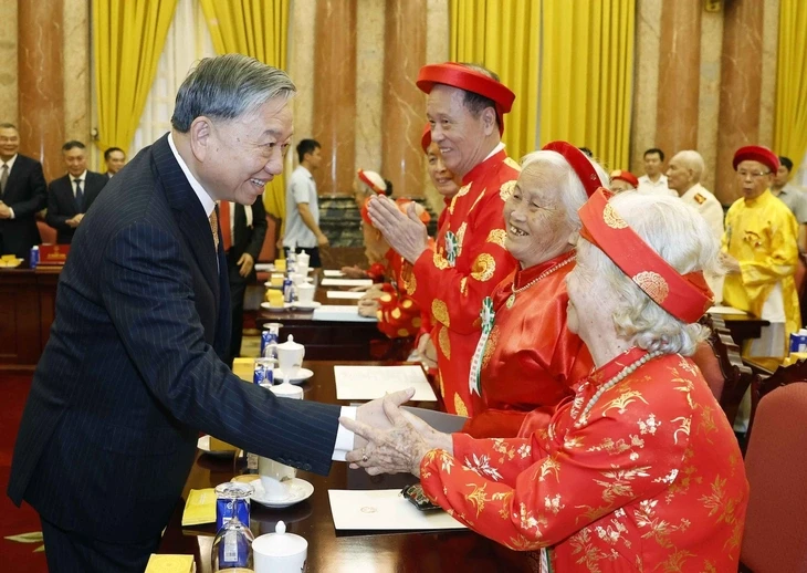 Tổng Bí thư, Chủ tịch nước Tô Lâm gặp mặt 85 người cao tuổi tiêu biểu toàn quốc Tổng Bí thư, Chủ tịch nước Tô Lâm gặp mặt 85 người cao tuổi tiêu biểu toàn quốc