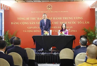 Tổng Bí thư, Chủ tịch nước Tô Lâm gặp mặt cộng đồng người Việt Nam, cán bộ và nhân viên Đại sứ quán Việt Nam tại Sri Lanka.