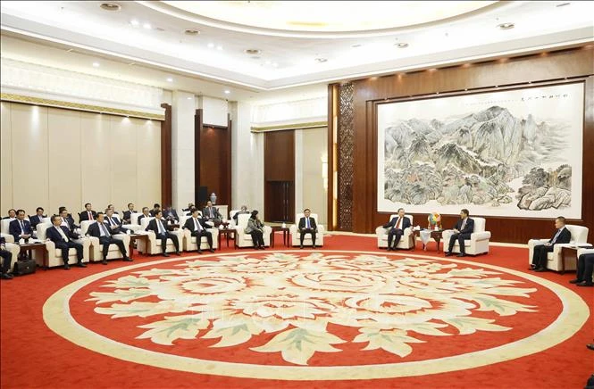 Tổng Bí thư, Chủ tịch nước Tô Lâm hội kiến Bí thư khu ủy Khu tự trị dân tộc Choang Quảng Tây