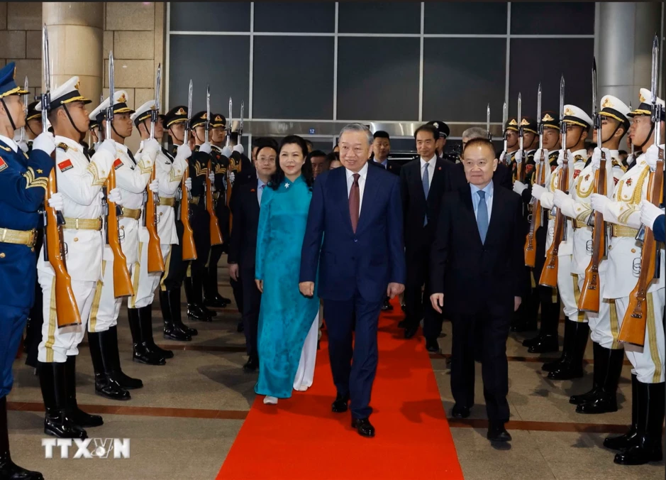 Tổng Bí thư, Chủ tịch nước Tô Lâm rời Bắc Kinh tới thăm Nam Ninh bằng tàu cao tốc Tổng Bí thư, Chủ tịch nước Tô Lâm rời Bắc Kinh tới thăm Nam Ninh bằng tàu cao tốc