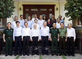 Tổng Bí thư, Chủ tịch nước Tô Lâm thăm các đồng chí nguyên lãnh đạo Đảng, Nhà nước và Mẹ Việt Nam Anh hùng