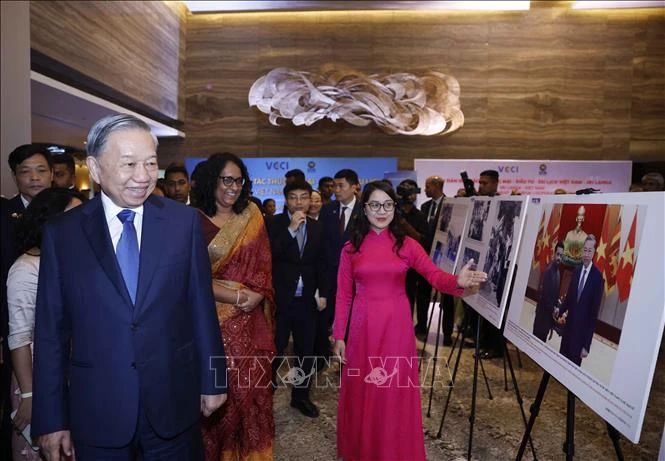 Tổng Bí thư, Chủ tịch nước Tô Lâm tham quan trưng bày ảnh về quan hệ Việt Nam - Sri Lanka Tổng Bí thư, Chủ tịch nước Tô Lâm tham quan trưng bày ảnh về quan hệ Việt Nam - Sri Lanka