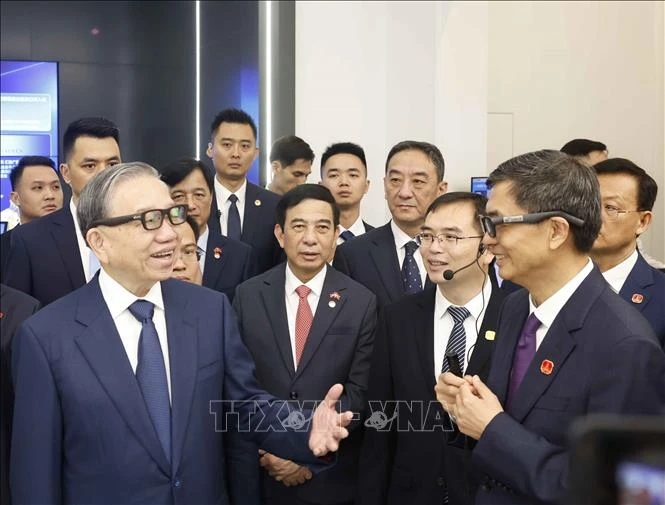 Tổng Bí thư, Chủ tịch nước Tô Lâm thăm Trung tâm hợp tác ứng dụng AI Trung Quốc- ASEAN Tổng Bí thư, Chủ tịch nước Tô Lâm thăm Trung tâm hợp tác ứng dụng AI Trung Quốc- ASEAN