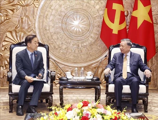 Tổng Bí thư, Chủ tịch nước Tô Lâm tiếp Bộ trưởng Bộ Đất đai, Cơ sở hạ tầng và Giao thông Hàn Quốc Tổng Bí thư, Chủ tịch nước Tô Lâm tiếp Bộ trưởng Bộ Đất đai, Cơ sở hạ tầng và Giao thông Hàn Quốc