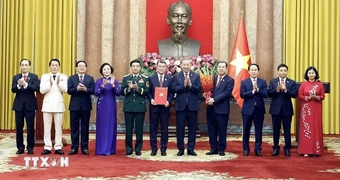 Tổng Bí thư, Chủ tịch nước Tô Lâm trao quyết định bổ nhiệm các thành viên Chính phủ nhiệm kỳ mới