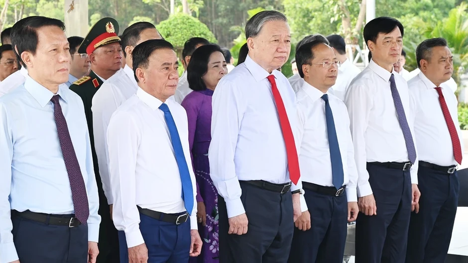 Tổng Bí thư, Chủ tịch nước Tô Lâm tưởng niệm Tổng Bí thư Hà Huy Tập tại Hà Tĩnh
