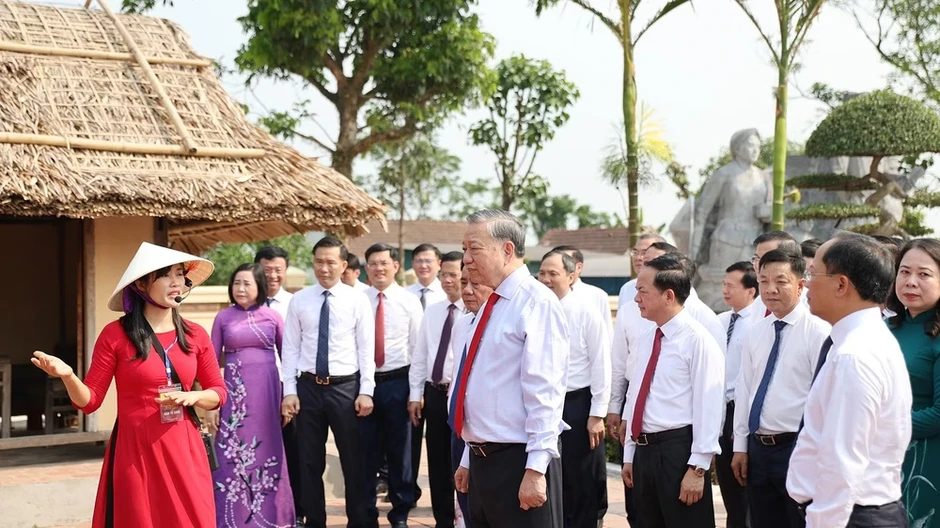 Tổng Bí thư, Chủ tịch nước Tô Lâm tưởng niệm Tổng Bí thư Hà Huy Tập tại Hà Tĩnh