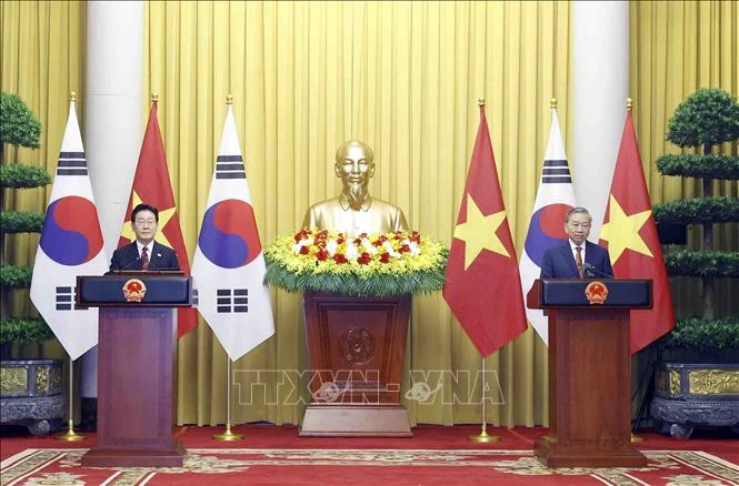 Tổng Bí thư, Chủ tịch nước Tô Lâm và Tổng thống Hàn Quốc Lee Jae Myung họp báo sau hội đàm Tổng Bí thư, Chủ tịch nước Tô Lâm và Tổng thống Hàn Quốc Lee Jae Myung họp báo sau hội đàm