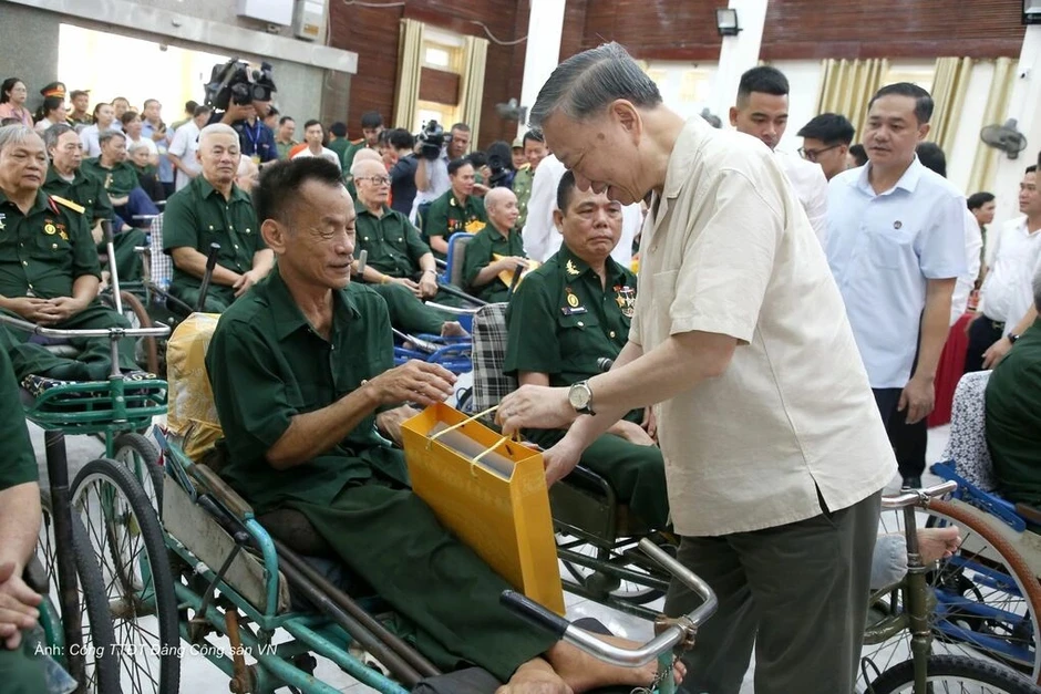 Tổng Bí thư, Chủ tịch nước: Tri ân người có công là thước đo nhân văn của chế độ Tổng Bí thư, Chủ tịch nước: Tri ân người có công là thước đo nhân văn của chế độ