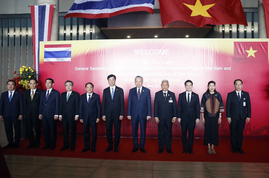 Tổng Bí thư, Chủ tịch nước và phu nhân gặp Nhà Vua và Hoàng hậu Thái Lan Tổng Bí thư, Chủ tịch nước và phu nhân gặp Nhà Vua và Hoàng hậu Thái Lan