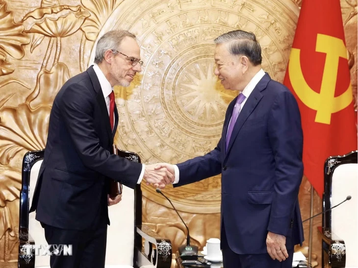 Tổng Bí thư, Chủ tịch nước: Việt Nam sẵn sàng tạo thuận lợi cho các tập đoàn công nghệ cao của Mỹ Tổng Bí thư, Chủ tịch nước: Việt Nam sẵn sàng tạo thuận lợi cho các tập đoàn công nghệ cao của Mỹ