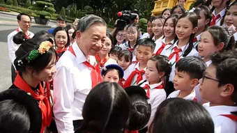 Tổng Bí thư, Chủ tịch nước yêu cầu kiểm soát chi phí học tập - Báo TinVina