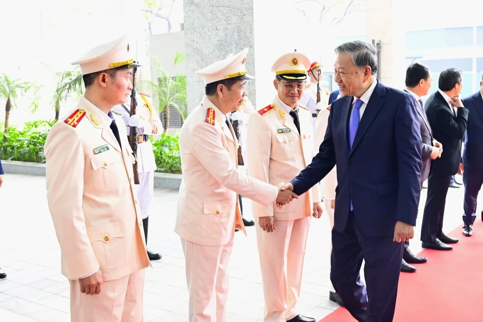 Tổng Bí thư: "Xử lý vi phạm nhưng không cản trở hoạt động kinh doanh" Tổng Bí thư: "Xử lý vi phạm nhưng không cản trở hoạt động kinh doanh"