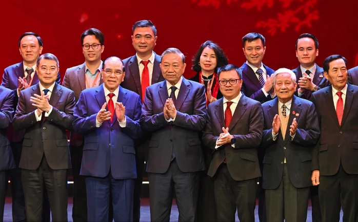 Tổng Bí thư Tô Lâm: Báo Nhân Dân phải là "lá chắn" và "trạm cảm biến" thông tin nhanh nhạy