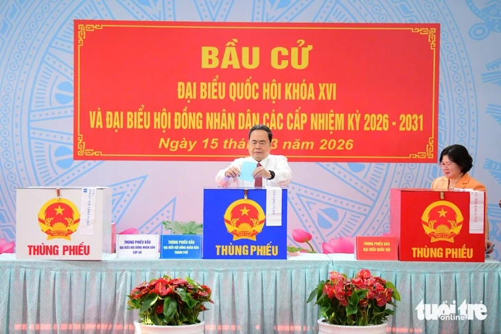 Tổng Bí thư Tô Lâm, các lãnh đạo Đảng, Nhà nước bỏ phiếu bầu đại biểu Quốc hội, HĐND nhiệm kỳ mới