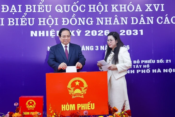Tổng Bí thư Tô Lâm, các lãnh đạo Đảng, Nhà nước bỏ phiếu bầu đại biểu Quốc hội, HĐND nhiệm kỳ mới