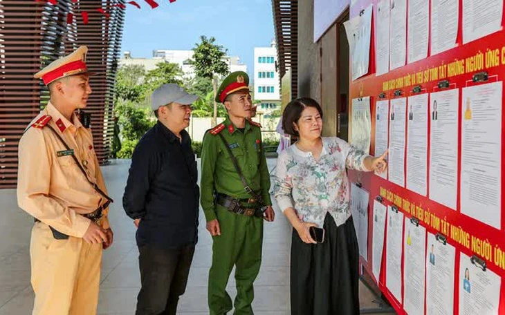 Tổng Bí thư Tô Lâm, các lãnh đạo Đảng, Nhà nước bỏ phiếu bầu đại biểu Quốc hội, HĐND nhiệm kỳ mới