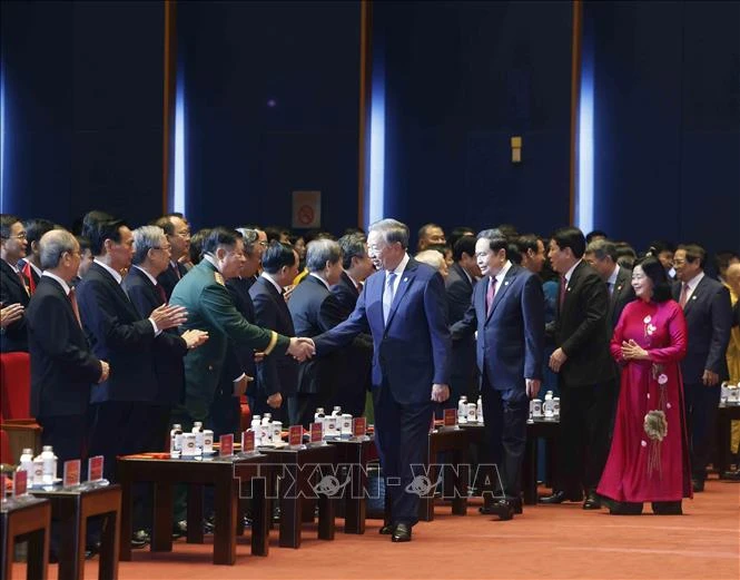 Tổng Bí thư Tô Lâm tham dự Lễ Khai mạc trọng thể Đại hội đại biểu Mặt trận Tổ quốc Việt Nam lần thứ XI Tổng Bí thư Tô Lâm tham dự Lễ Khai mạc trọng thể Đại hội đại biểu Mặt trận Tổ quốc Việt Nam lần thứ XI
