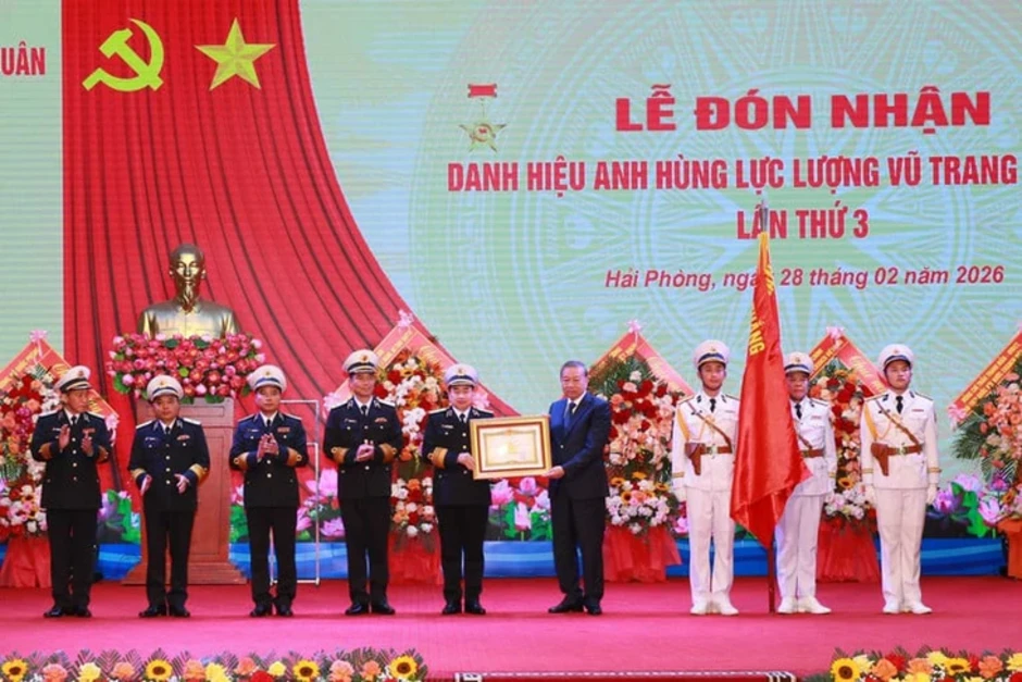 Tổng Bí thư Tô Lâm: Xây dựng 'thế trận lòng dân' ngay trên biển Tổng Bí thư Tô Lâm: Xây dựng 'thế trận lòng dân' ngay trên biển