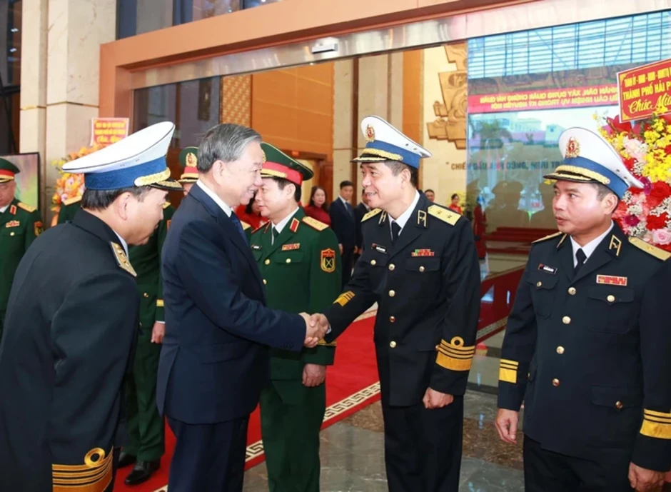 Tổng Bí thư Tô Lâm: Xây dựng 'thế trận lòng dân' ngay trên biển Tổng Bí thư Tô Lâm: Xây dựng 'thế trận lòng dân' ngay trên biển