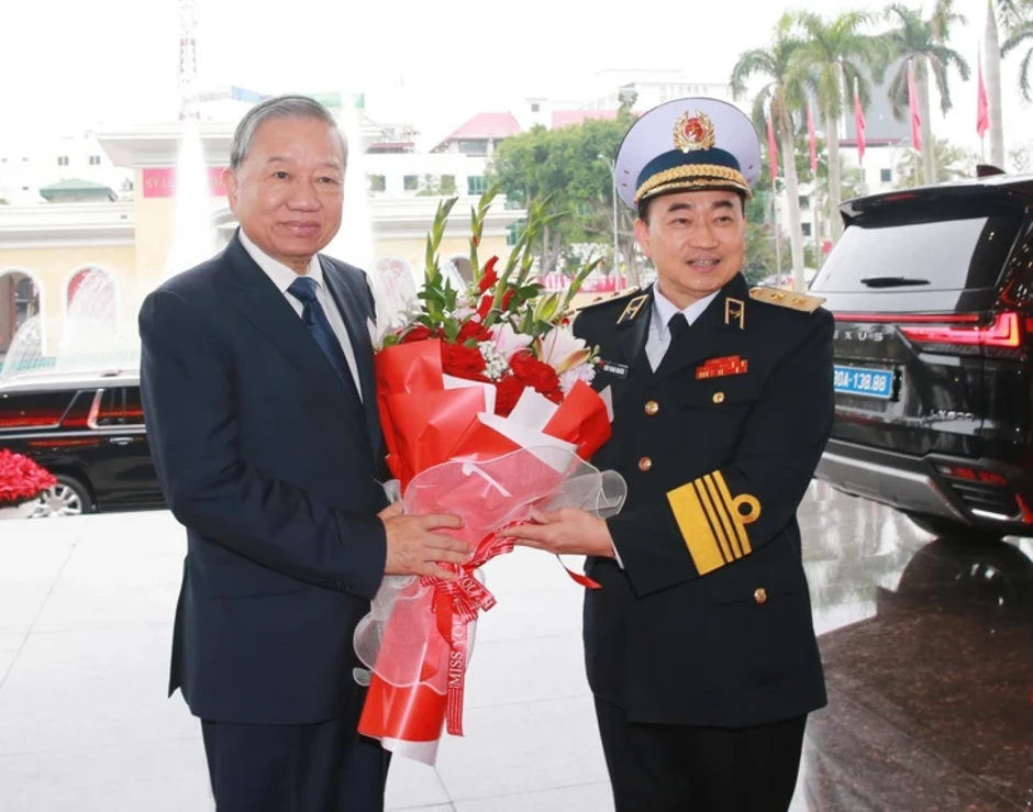 Tổng Bí thư Tô Lâm: Xây dựng 'thế trận lòng dân' ngay trên biển Tổng Bí thư Tô Lâm: Xây dựng 'thế trận lòng dân' ngay trên biển