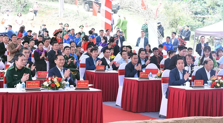Tổng Bí thư và Thủ tướng dự lễ khởi công các trường nội trú liên cấp biên giới